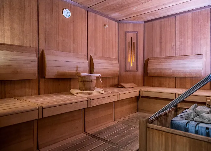 מלון Landskron 4*